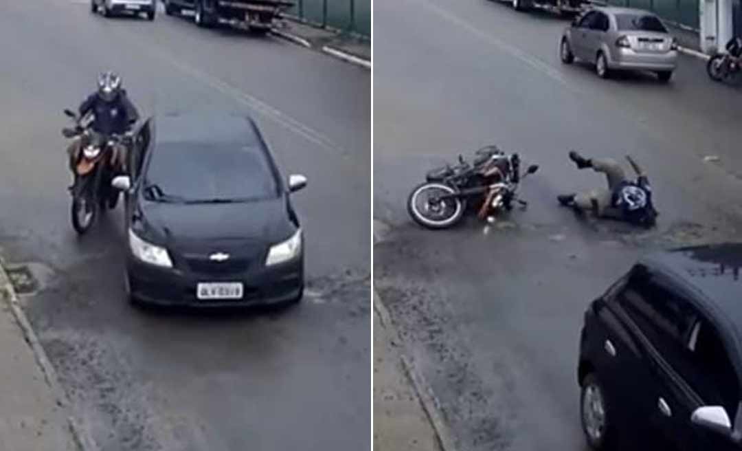 Vídeo: homem cai após bater na traseira de carro em buraco; Emurb garante que problema será solucionado