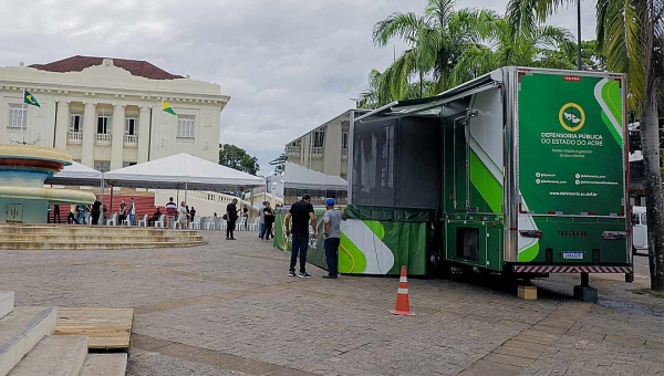 Governo celebra entrega de unidade móvel à Defensoria Pública do Acre com ampliação do acesso jurídico para a população