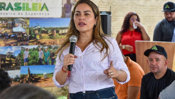 Prefeita Fernanda Hassem assina Ordem de Serviço de construção do Armazém e Prédio para Agricultura em Brasiléia