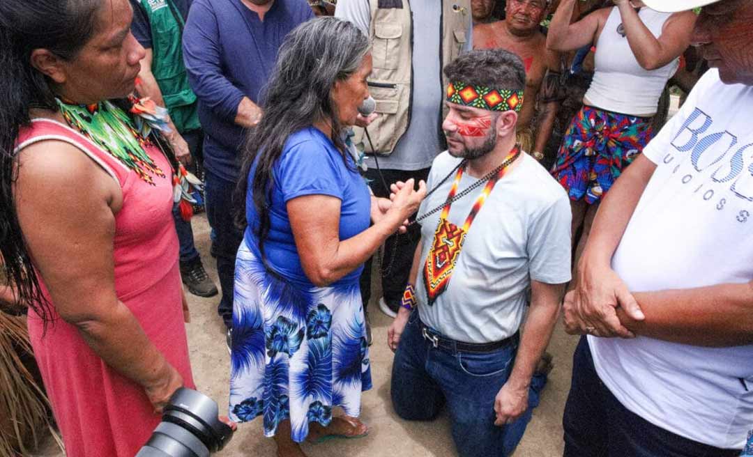 Em abertura de festival em aldeia em Porto Walter, Gladson é batizado, participa de celebrações e destaca cultura indígena