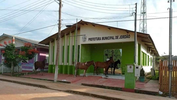 Prefeitura de Jordão abre concurso efetivo com vagas para ensino médio e superior