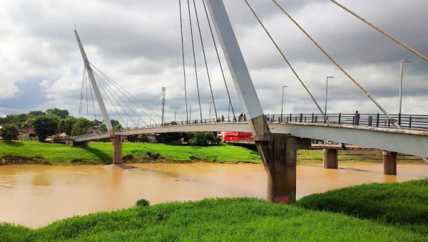 Tempo segue encoberto com previsão de chuva em todo Acre, alerta Inmet