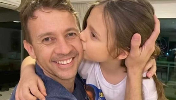 Filha de Eduardo Velloso é extubada em São Paulo; criança segue na UTI