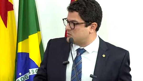 “O corregedor errou, cometeu excessos”, diz Eduardo Ribeiro em discurso nesta terça-feira