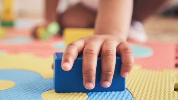 Creche em Rio Branco tem atividades interrompidas pela Justiça após casos de maus-tratos