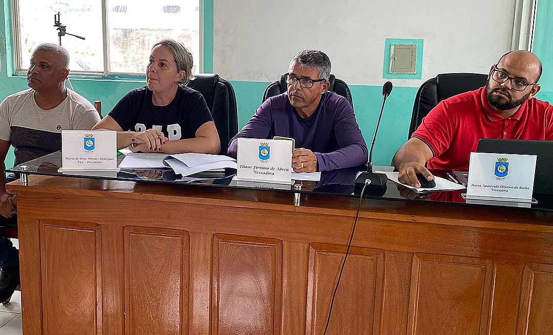 Vereadora Aparecida Rocha destaca reunião com agentes de saúde de Bujari para discutir PCCR