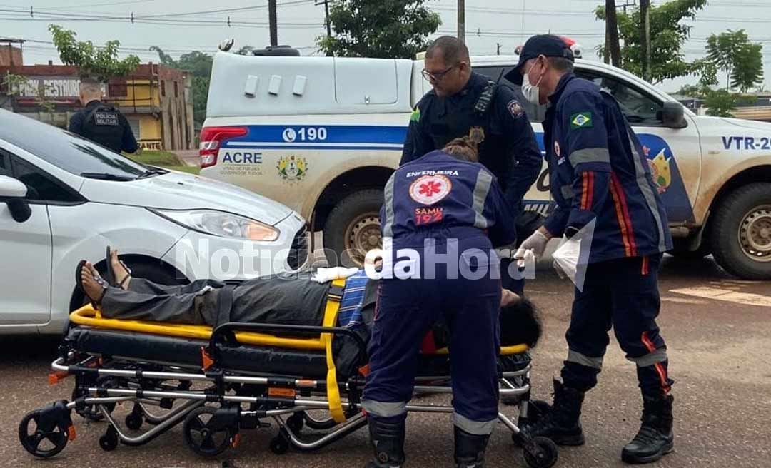 Imprudência no trânsito deixa mulher ferida após colisão entre carro e moto na BR-364, em Rio Branco