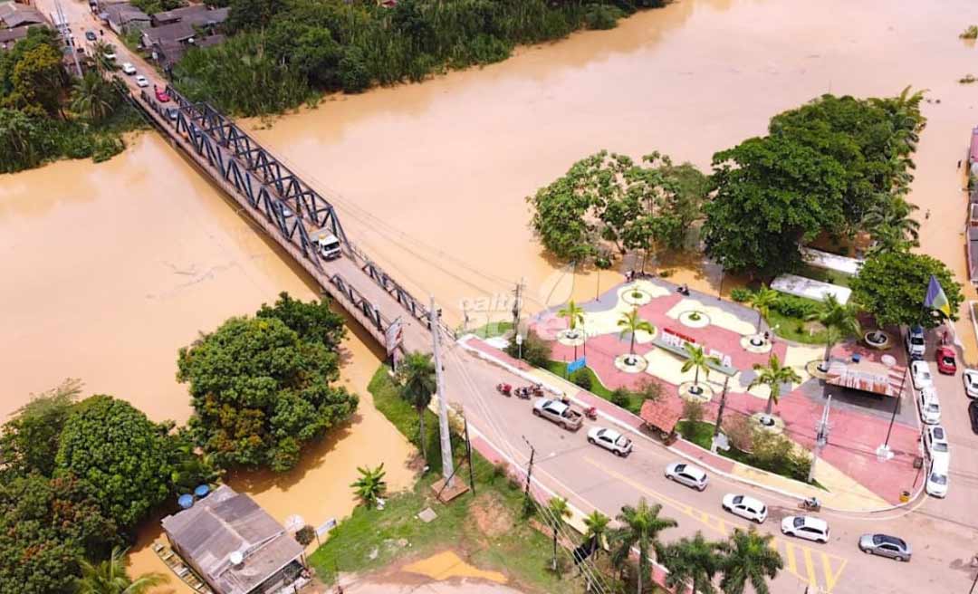 Ponte que liga Epitaciolândia e Brasileia será fechada na noite deste domingo por causa da cheia do rio Acre