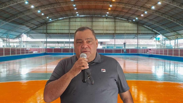 Mazinho Serafim diz que se cheia do Rio Iaco continuar vai paralisar competição de futsal para usar quadra como abrigo