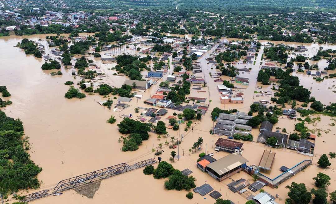 Brasiléia enfrenta maior alagação de sua história, deixando mais de 15 mil pessoas afetadas