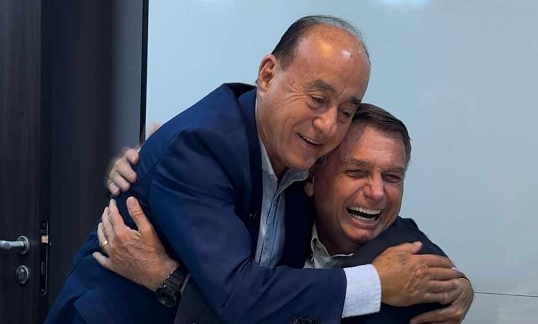 Feliz da vida, Bocalom tem encontro com Bolsonaro em Brasília e confirma filiação ao PL no dia 22 de março