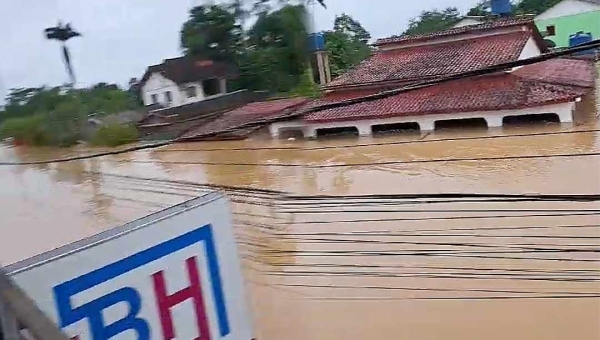 Em Brasiléia, Rio Acre baixa quase 40 centímetros nas últimas 24 horas