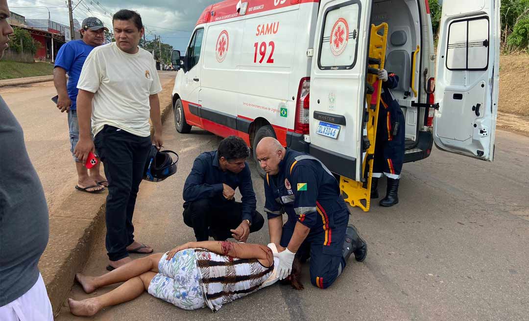 Colisão entre carro e moto deixa mulher em estado grave na estrada de Porto Acre