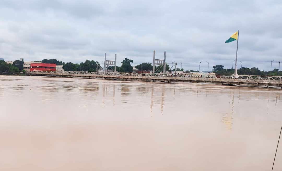Rio Acre chega a 17,75 m na Capital; segunda maior enchente da história