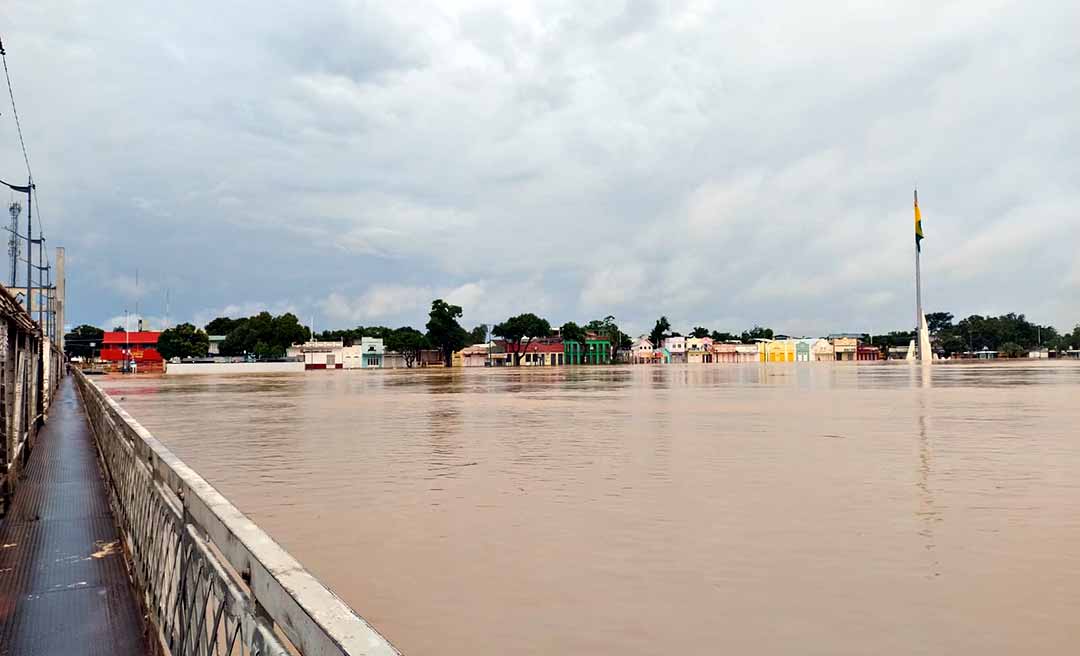 Continua baixando: nível do rio Acre baixa 11 centímetros em seis horas e manancial chega a 17, 65 metros na capital