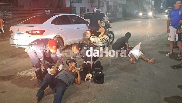 Colisão na Estrada das Placas, em Rio Branco, deixa motociclista e passageiro feridos