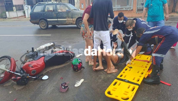 Colisão entre carro e moto deixa mulher ferida na Avenida Ceará, em Rio Branco