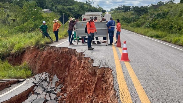 Desvio será construído em parte da BR 364 que teve a pista comprometida devido às chuvas