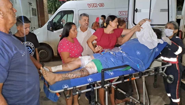 Sobreviventes do acidente aéreo em Manoel Urbano chegam ao Pronto-Socorro de Rio Branco