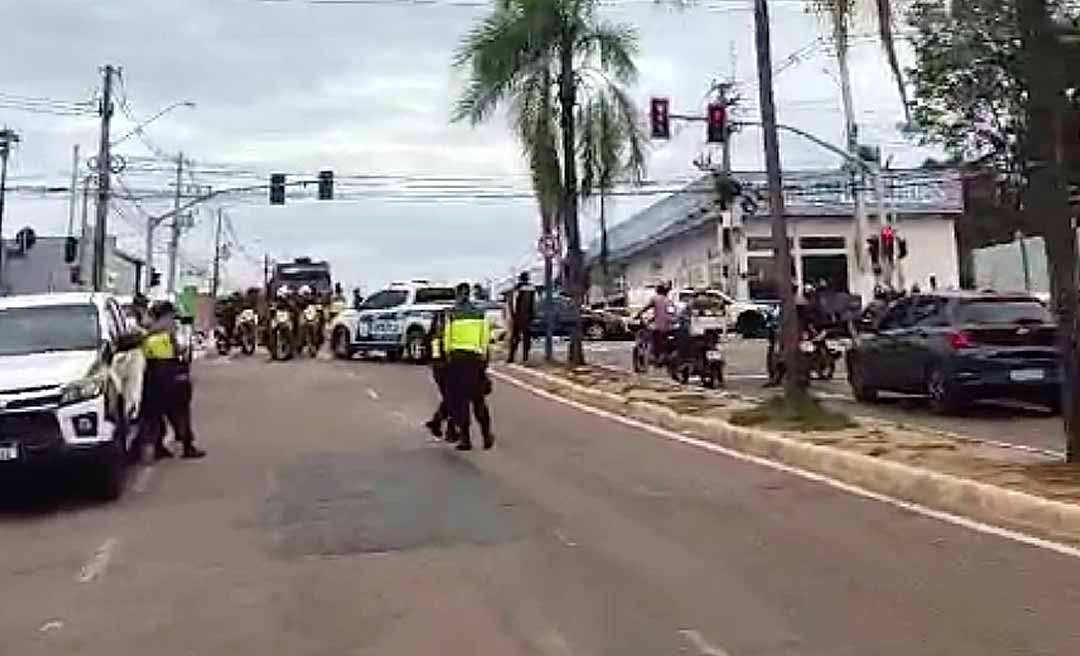 Parte da avenida Ceará está fechada para evento pró-Bolsonaro na Fieac