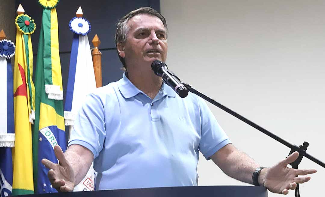 Bolsonaro classifica como “viadagem” a notícia do não uso de capacete durante inauguração da ponte do Madeira: “a cabeça é minha pô, deixa eu morrer”