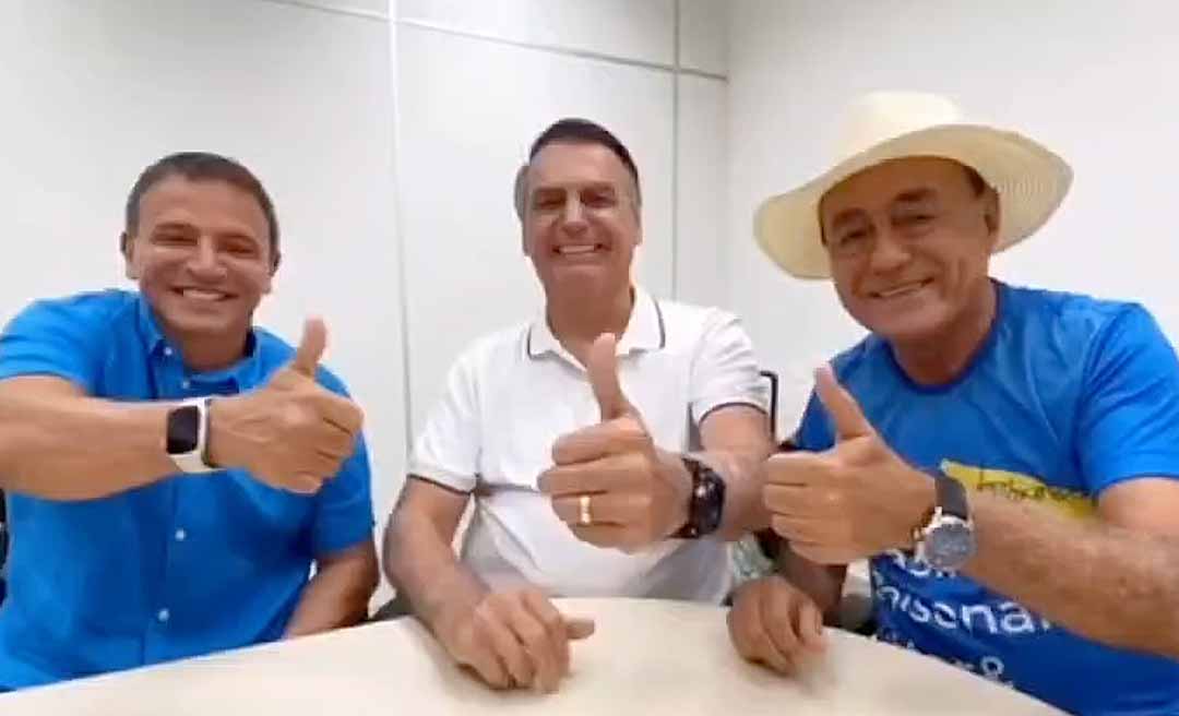 Ao se despedir de Bolsonaro no aeroporto, Bocalom diz: “O Acre lhe quer muito, o Acre lhe adora”