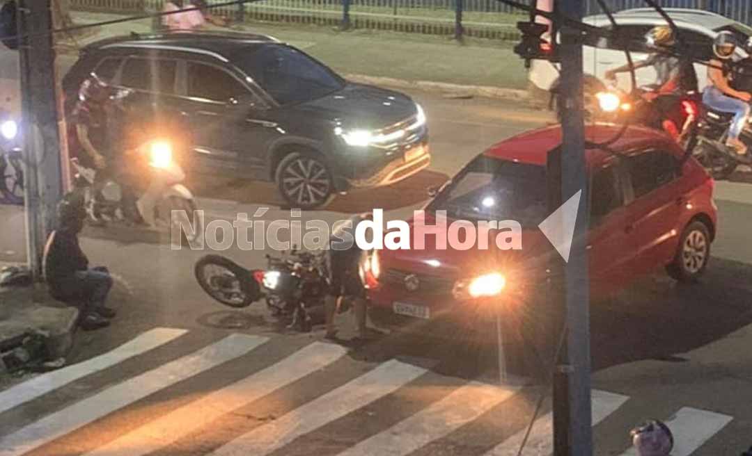 Motorista de Gol faz conversão proibida na Getúlio Vargas e deixa motociclista em estado grave