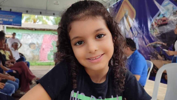 Conheça Samantha Valentina, de 4 anos, fã N⁰ 1 do prefeito de Rio Branco