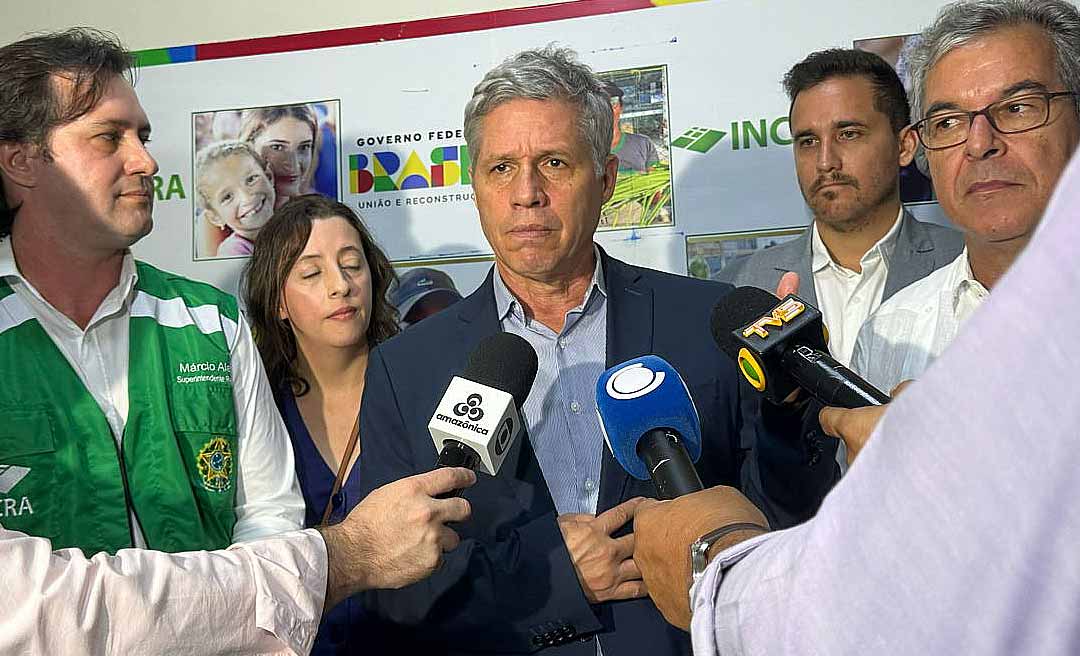 No Acre, ministro Paulo Teixeira, do Desenvolvimento Agrário, anuncia criação de 8 assentamentos rurais este ano