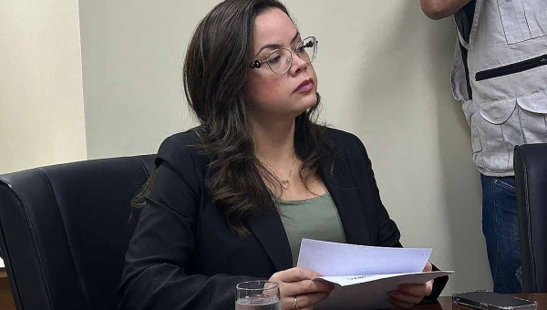 Com lei da saúde mental de Michelle Melo sancionada pelo governo, Secretaria de Educação nega atendimento psicológico