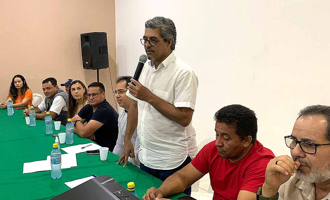 Edvaldo Magalhães se reúne com a Defensoria Pública e o Sindicato Rural de Tarauacá para discutir situação dos posseiros ameaçados por falsos projetos de carbono
