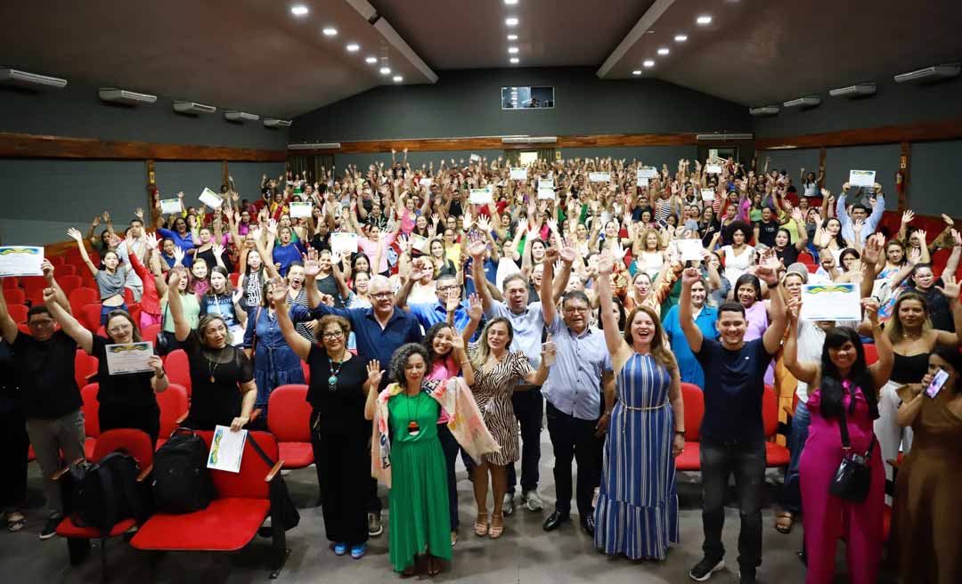 Secretaria de Educação do Acre realiza a certificação de mais de 900 professores mediadores em Rio Branco