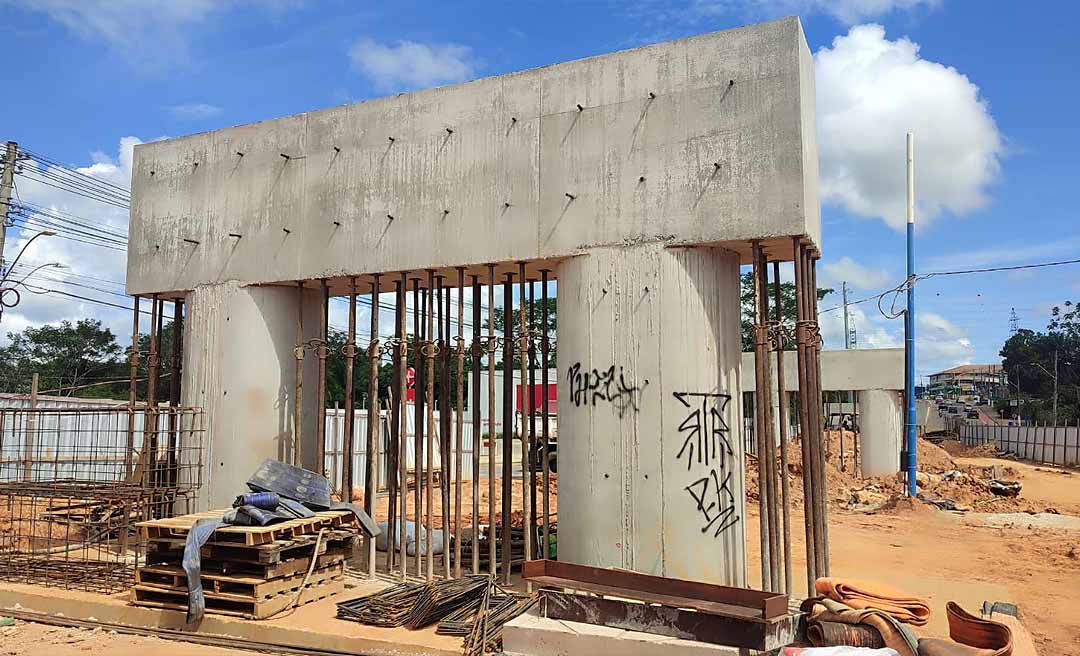 Picharam a pilastra! Bocalom repudia ato de vandalismo durante visita a viaduto na Dias Martins