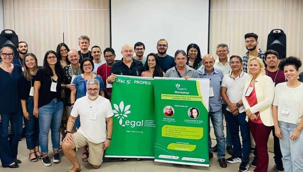 Grupo é capacitado para realizar pesquisa de opinião em curso promovido pelo Projeto Legal, da UFAC