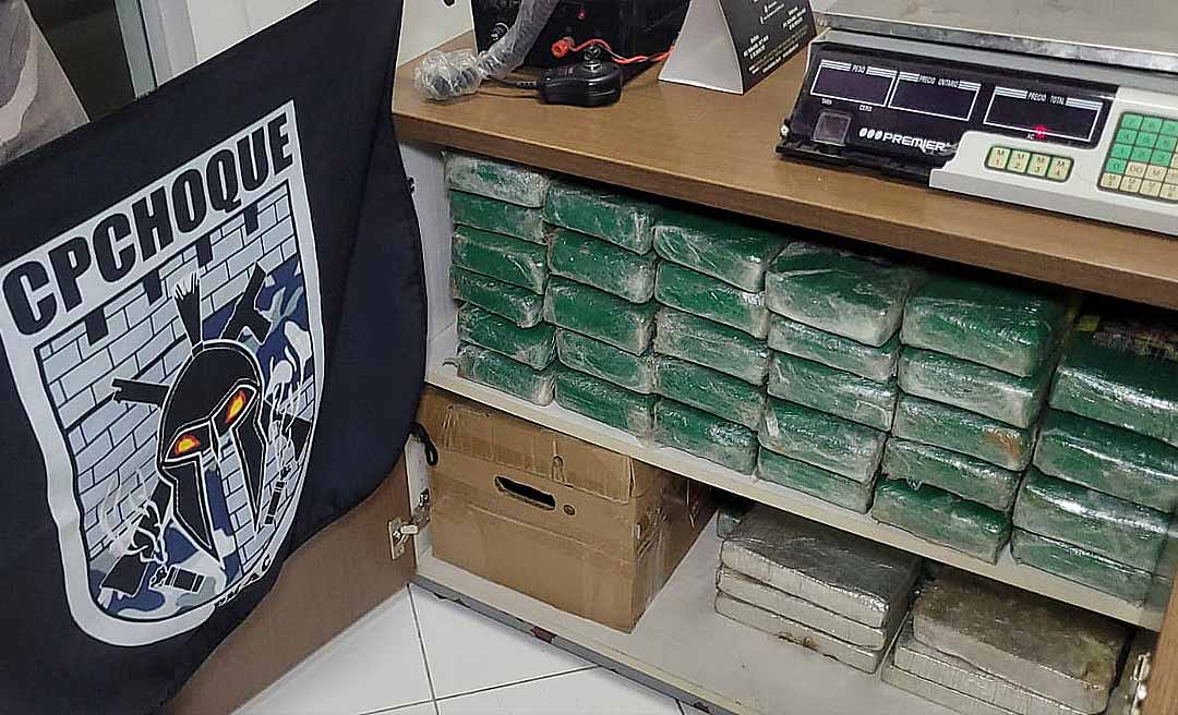 Policiais militares do BOPE apreenderam mais de 80 quilos de drogas na Baixada da Sobral