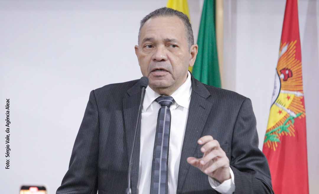 Líder do governo diz que comparar Gladson com Bocalom “é um despropósito” e chama governador de “democrata”