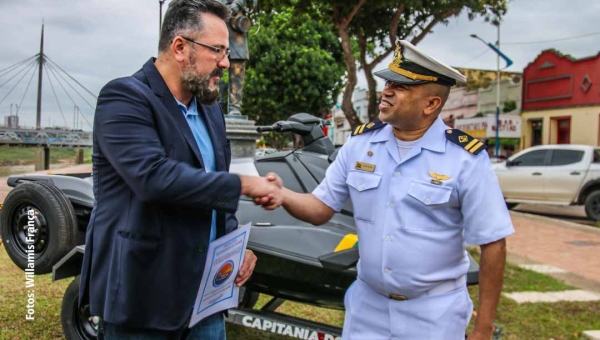 Com emenda de Alan Rick, Marinha recebe moto aquática para ações no Acre