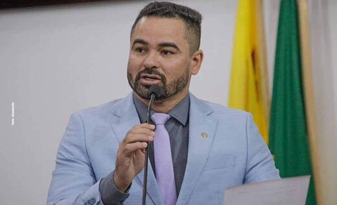 Nomeação de delegado para o Iapen repercute na Aleac e Arlenilson desabafa: “será que não temos um policial penal qualificado?”