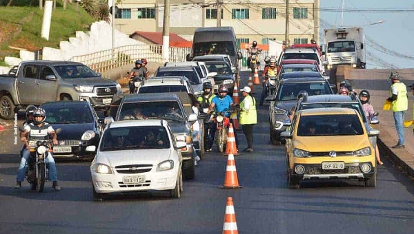 Mais de 600 motoristas têm prazo para quitar dívidas e retirar veículos do pátio do Detran/AC