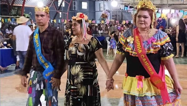 Apae Rio Branco promove seu tradicional arraial com a escolha do rei e rainha caipira