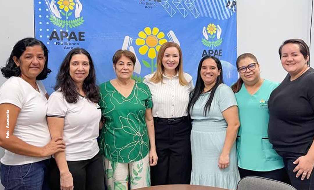 Socorro Neri destina emenda a Apae Rio Branco e se compromete em mandar mais recursos para construção de pátio na entidade