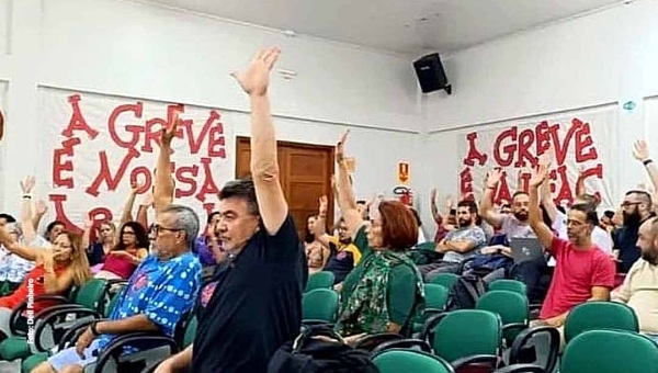 Professores e demais servidores da Ufac continuam em greve após proposta do governo ser rejeitada pela categoria