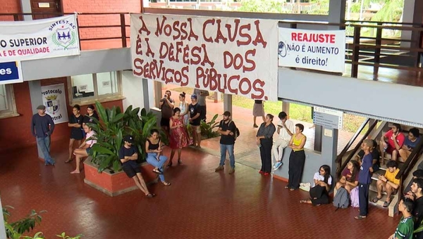 Professores de universidades e instituições federais aceitam acordo e encerram greve