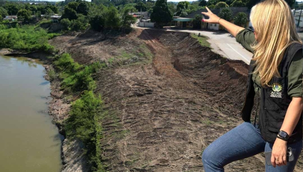 Deracre vistoria obras da Orla do Rio Acre em Brasileia