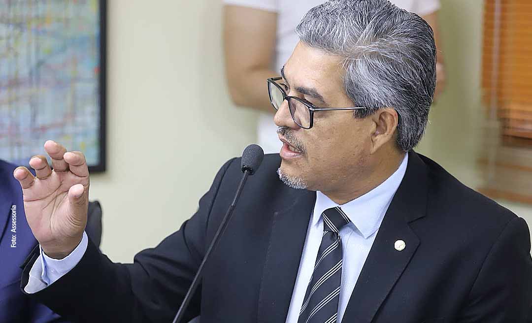 Edvaldo Magalhães defende recomposição da tabela da Educação em duas parcelas