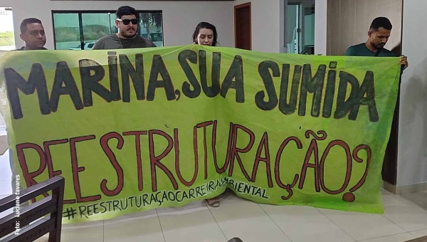 Em greve, servidores do Ibama recebem Marina no Acre com protesto: “Marina, sua sumida. Reestruturação?”