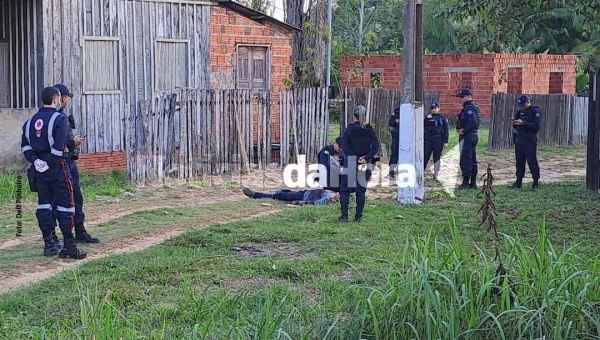 Homem é brutalmente espancado e morto por disparos de arma de fogo e perfuração de arma branca no Belo Jardim II