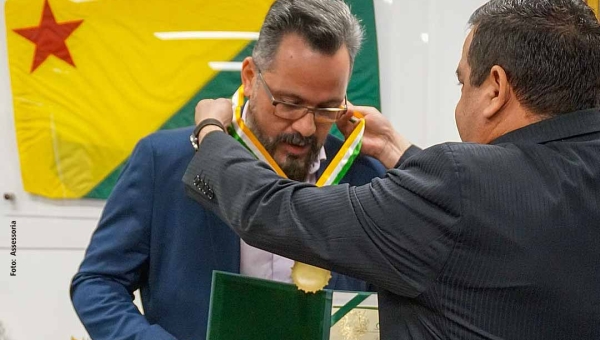 Alan Rick recebe honraria peruana por apoio ao fortalecimento das relações comerciais Brasil-Peru