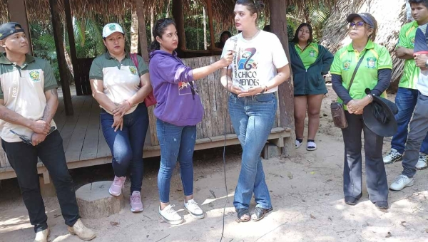 Parque Ambiental Chico Mendes recebe visita de estudantes de Turismo da Universidade Amazônica de Pando