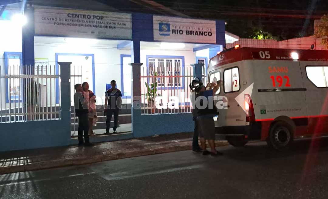 Homem em situação de rua é agredido com ripadas e arma branca no Centro de Rio Branco